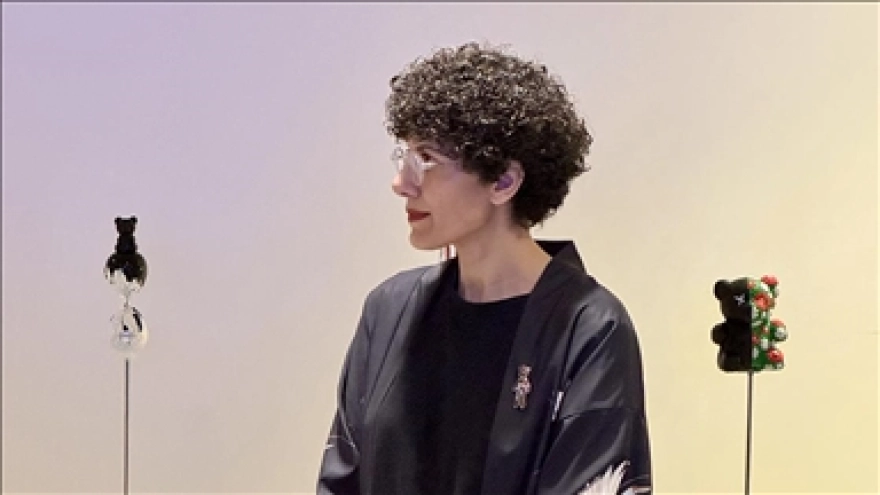 Türk Sanatçı Bozyel, Atık Malzemelerle BM'deki Sergisinde Barışın İyileştirici Gücünü Vurguladı