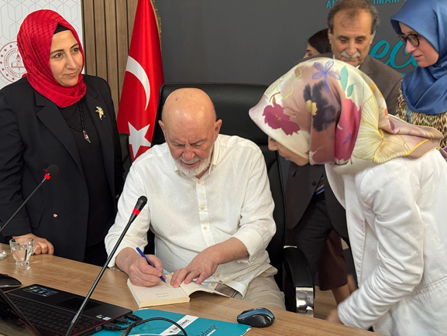 Yazar Mustafa Kutlu Öğretmenlerle Anadolu Mektebi Yazar Okumaları Programı'nda Buluştu