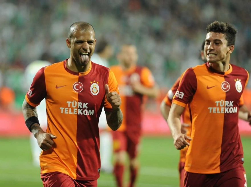 2000'den Bu Yana Dünya Futbolunda En Çok Kart Gören Oyuncular Belli Oldu! Listede Galatasaray'ın Eski Yıldızı da Var...