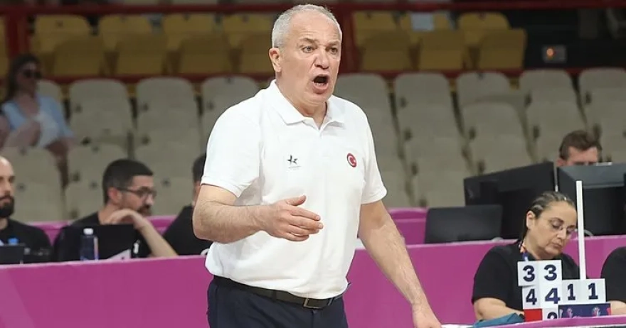 A Milli Kadın Basketbol Takımı Başantrenörü Ekrem Memnun, çeyrek finale yükselmeyi hedeflediklerini belirtti.