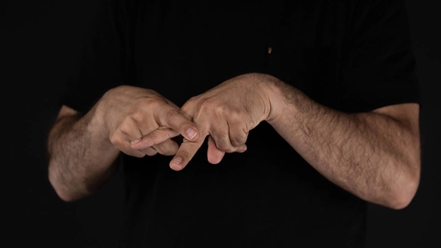 İşaret Diliyle Sahnelenen 