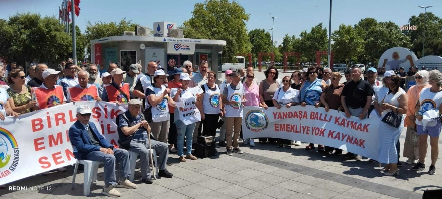 Emekliler Kartal Sahil Meydanı'nda toplandı: 'Krizi biz çıkarmadık, bedelini biz ödemeyeceğiz'