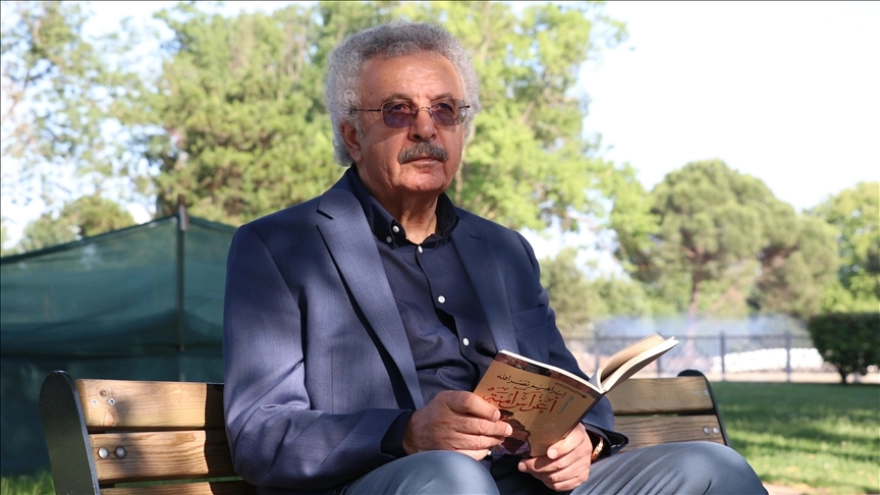 Filistinli şair, bağımsızlık mücadelesini gelecek nesillere aktarmada şiirin önemini vurguluyor