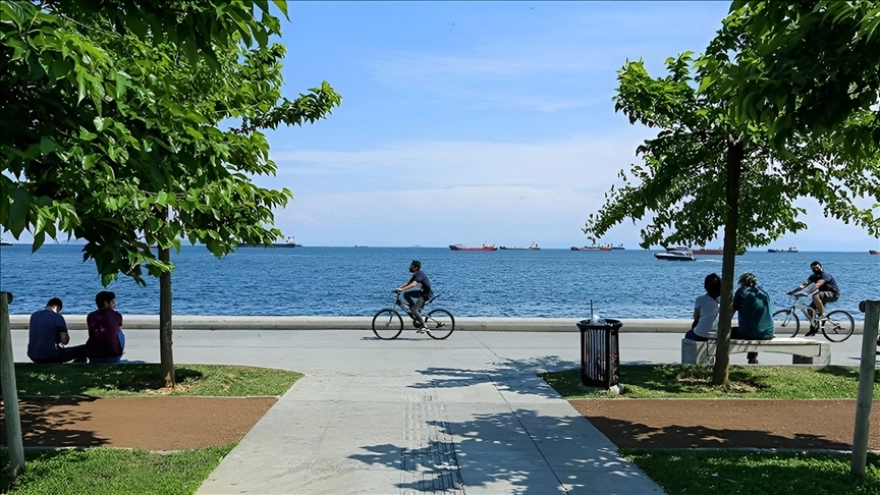 Ülke genelinde sıcaklıklar salıdan itibaren mevsim normallerinin 6 ila 9 derece üzerine çıkacak.