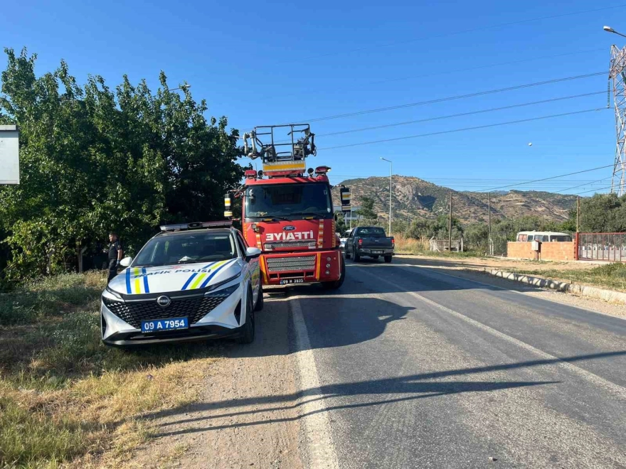 Aydın'ın İncirliova ilçesinde kontrolünü kaybeden otomobil tarlaya devrildi: 4 yaralı