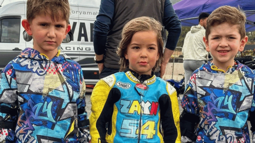 Sofuoğlu'nun 6 yaşındaki oğlu yarışta kaza yaptı!