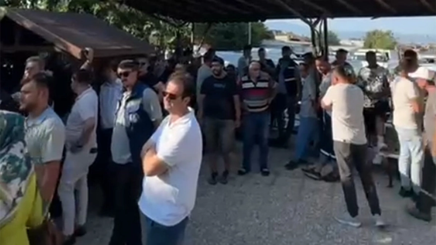 Burhaniye'de Cerrahi Tarikatı Defin Gerginliği