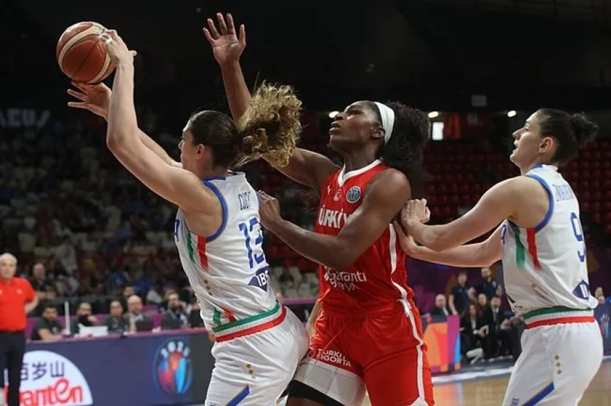 A Milli Kadın Basketbol Takımı Avrupa Şampiyonası'na uzatmalarda veda etti