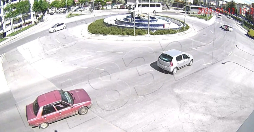 Kütahya'da Üç Motosiklet Kazası Kamerada