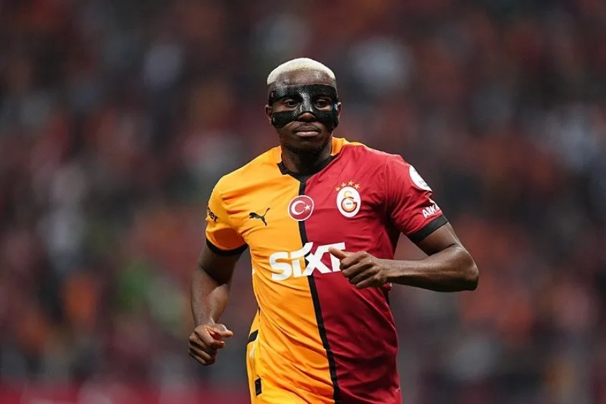 Galatasaray'da Osimhen transferinde yeni gelişmeler yaşanırken, forma tanıtımında sürpriz bir durum ortaya çıktı.