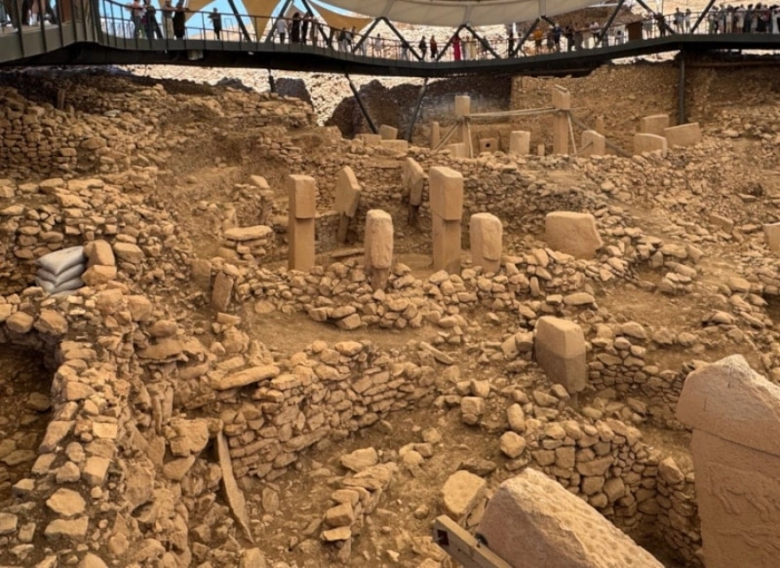 On İki Bin Yıllık Tarihi Alan Ziyaretçi Akınına Uğradı