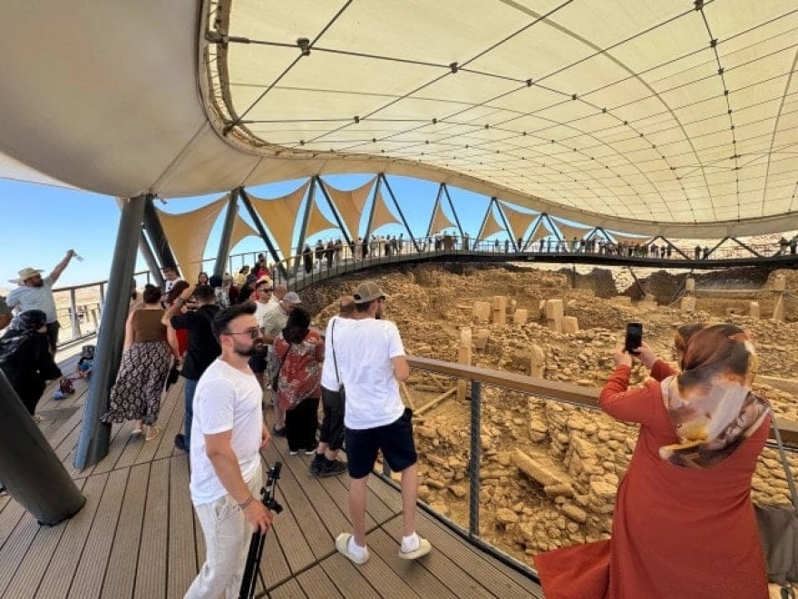 On İki Bin Yıllık Tarihi Alan Ziyaretçi Akınına Uğradı