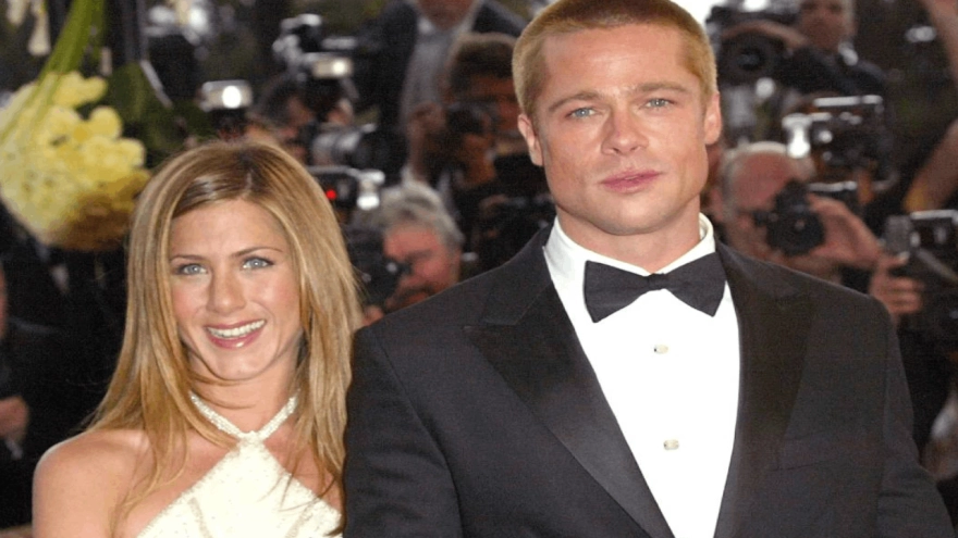 Brad Pitt'in Evi Soyuldu