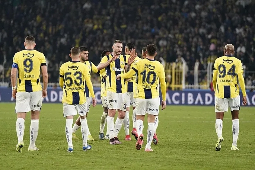 Fenerbahçe'den Beklenmedik Takas Hamlesi: Yönetim O İsmi Önerdi