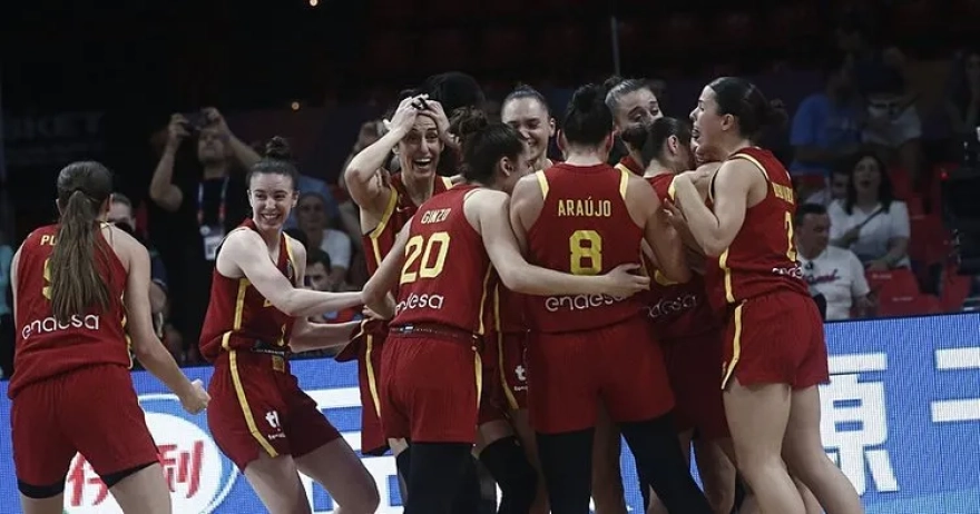 İspanya, EuroBasket'te finale yükselen ilk takım oldu