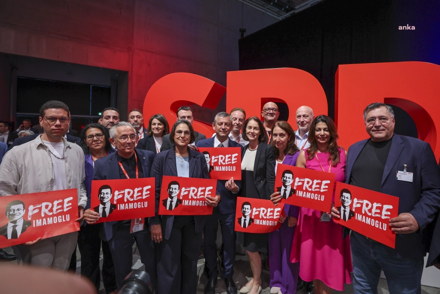 Almanya Sosyal Demokrat Partisi Kongresi'nde Ekrem İmamoğlu'na destek kararı alındı