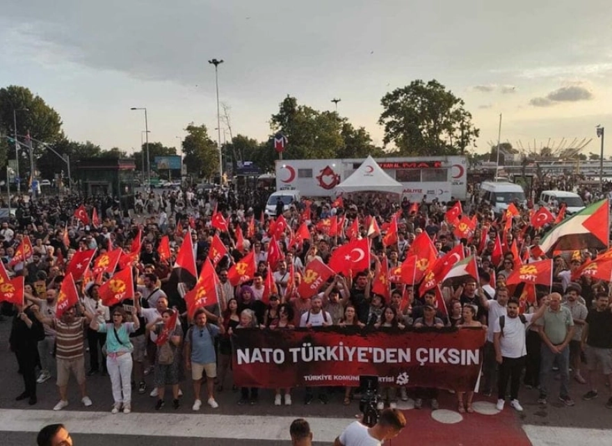 Türkiye Komünist Partisi'nden 'Türkiye NATO'dan Çıksın' Eylemi