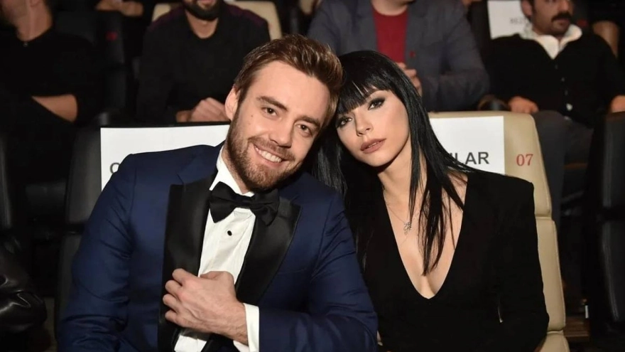 Murat Dalkılıç, kendisinden 12 yaş genç oyuncuya gönlünü kaptırdı