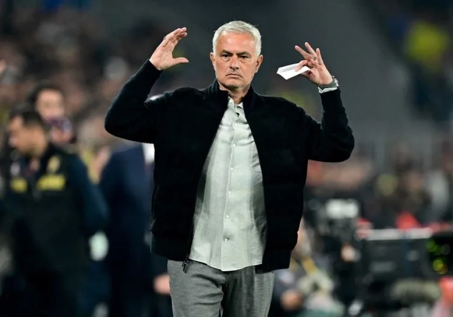 Fenerbahçe'de Jose Mourinho Kararıyla 8 Futbolcu Takımdan Ayrılıyor