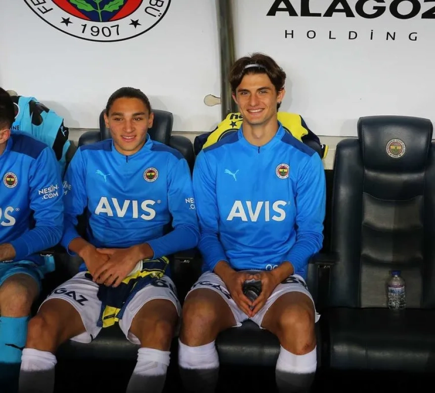 Fenerbahçe'de Jose Mourinho Kararıyla 8 Futbolcu Takımdan Ayrılıyor