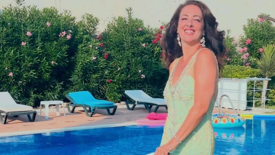 Meltem Cumbul'un Forma Tanıtımında Giydiği Kıyafet Fenerlileri Kızdırdı