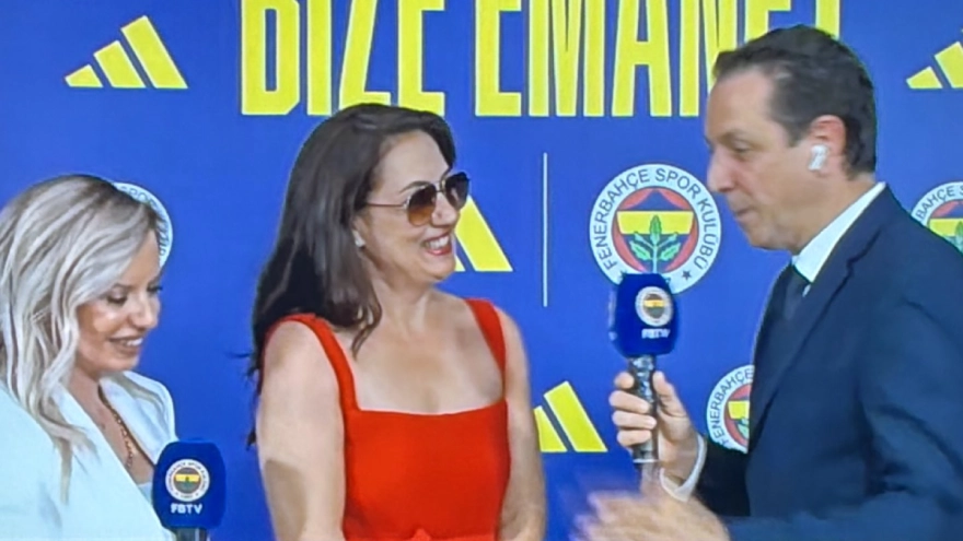 Meltem Cumbul'un Forma Tanıtımında Giydiği Kıyafet Fenerlileri Kızdırdı