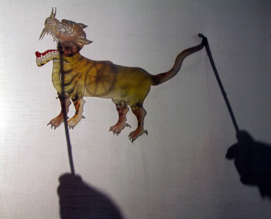 Çin'de Gölge Kuklası Sanatı Yeniden Canlanıyor: Karagöz'ün Uzak Akrabası Hayatta