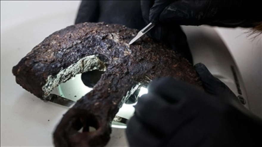 Uzuncaburç Antik Kenti'nde 1600 Yıllık Terazi Seti Bulundu