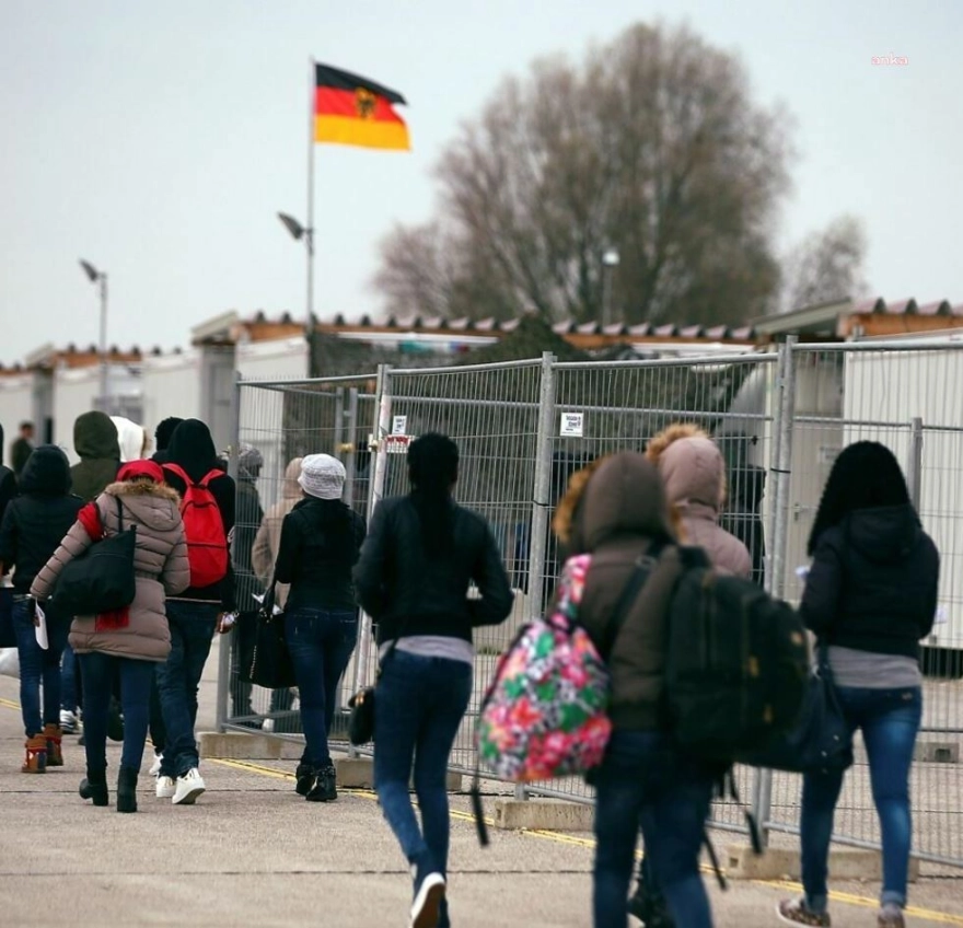 Almanya'ya yapılan sığınma başvurularında önemli düşüş kaydedildi
