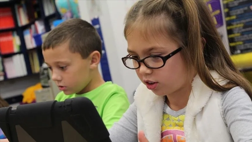 Çocuklarınızı dijital dünyada yalnız bırakmayın: 10 önlem