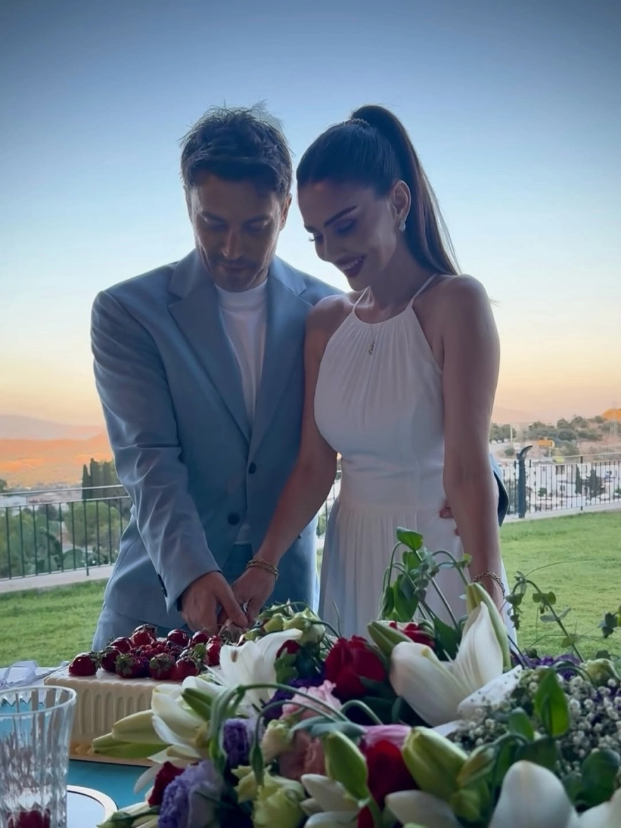 Tolga Güleç ile Öykü Cengiz nişanlanarak evlilik yolunda ilk adımı attı