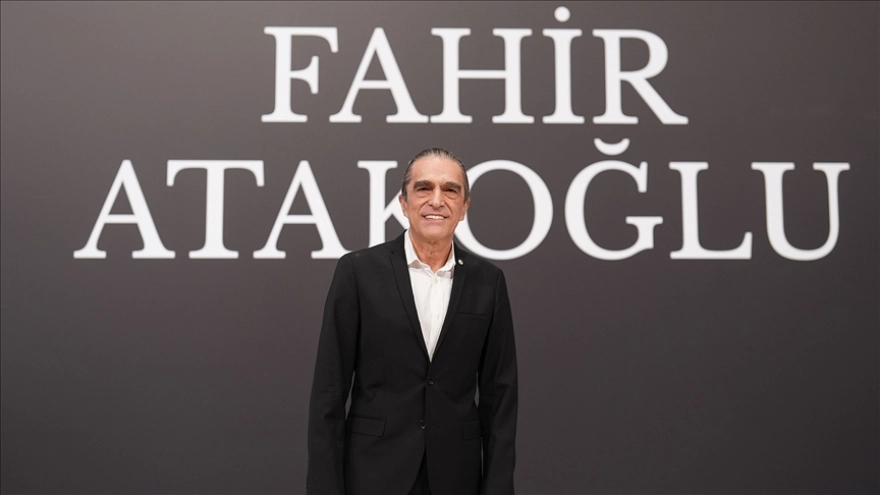 Sanatçı Fahir Atakoğlu Yaşantısının Müziğine Yansımalarını Anlattı