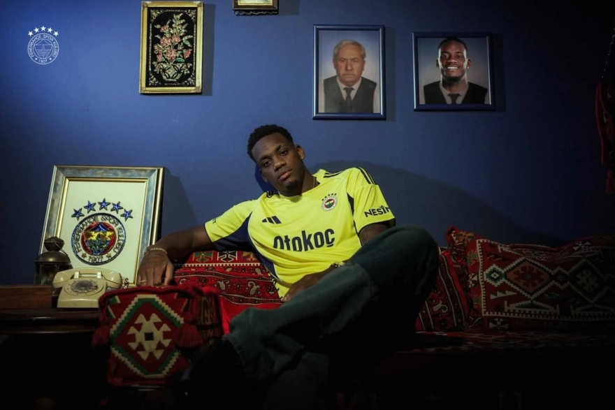 Fenerbahçe, Brezilyalı yıldızla görüşmelere başladı; Mourinho transferde ısrarcı