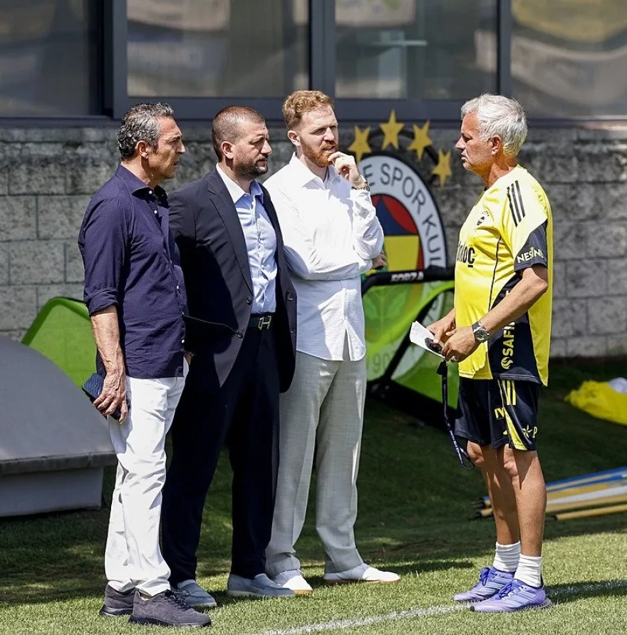 Fenerbahçe, Brezilyalı yıldızla görüşmelere başladı; Mourinho transferde ısrarcı