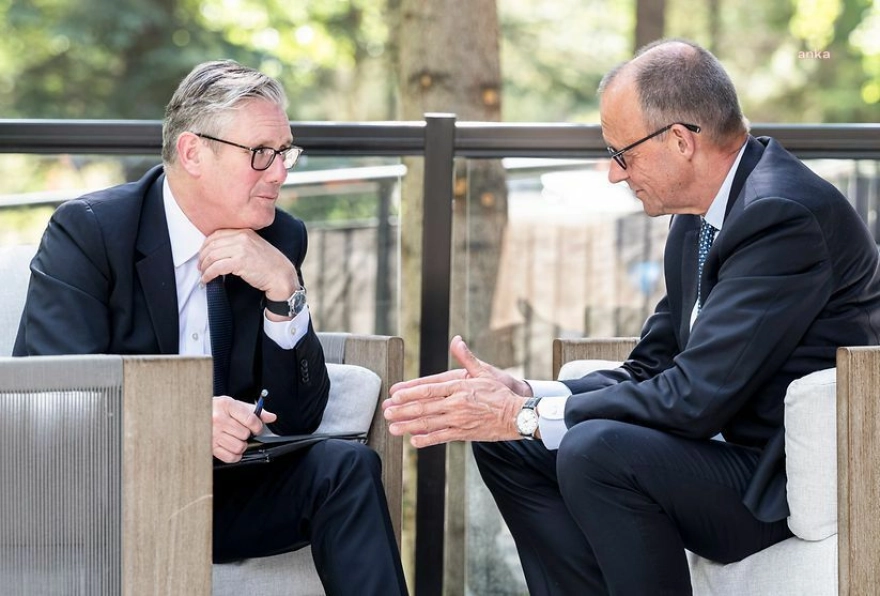 Almanya ve İngiltere Arasında Dostluk Anlaşması İmzalanıyor