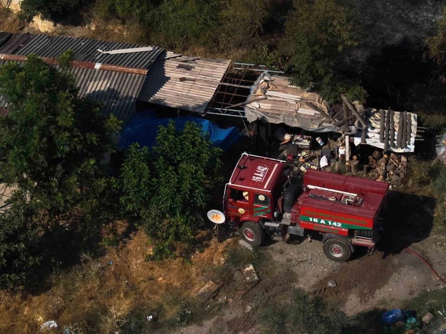 Yalova'da Kırsal Yangın Söndürüldü