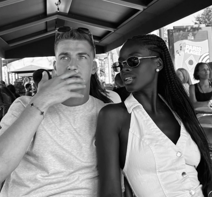 Milli futbolcu Bertuğ Yıldırım gönlünü yeni bir modele kaptırdı