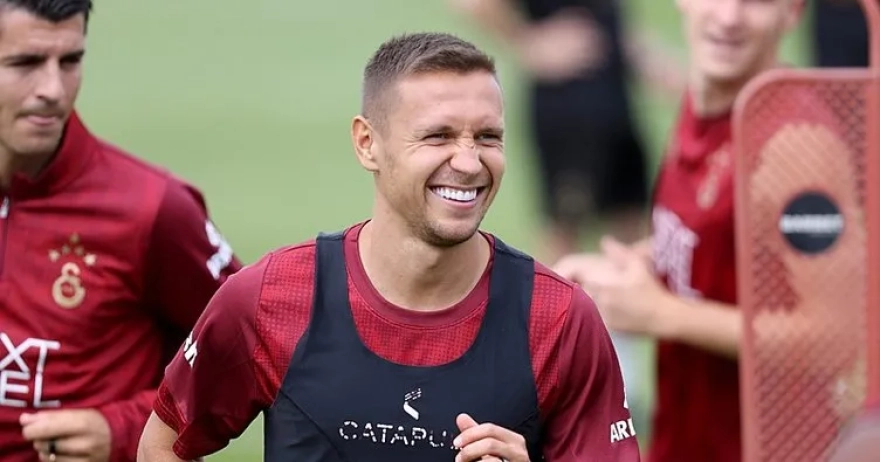 Galatasaray'da Beklenmedik Ayrılık Gelişmesi Yaşanıyor