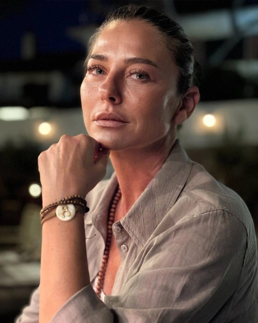 Ece Uslu tatilde hastaneye kaldırıldı; ameliyat edildi ve 16 dikiş atıldı