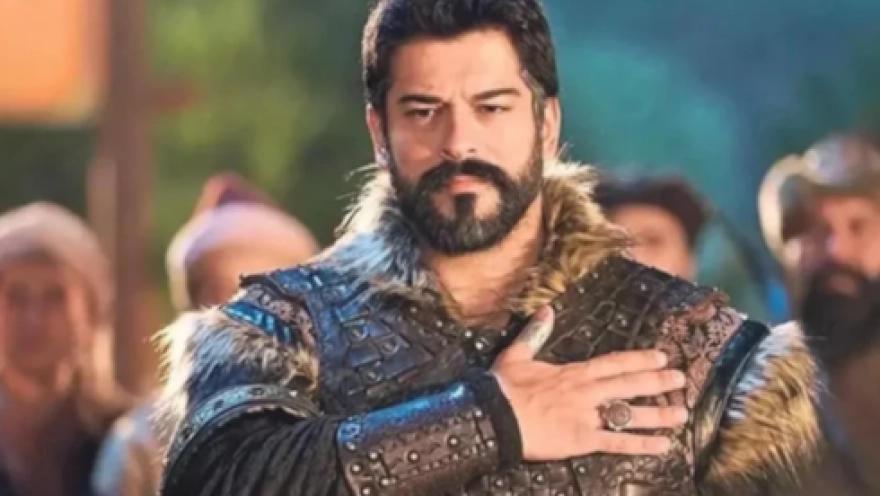 Burak Özçivit'ten Ayrılık Mesajı: Kimse Beklemiyordu