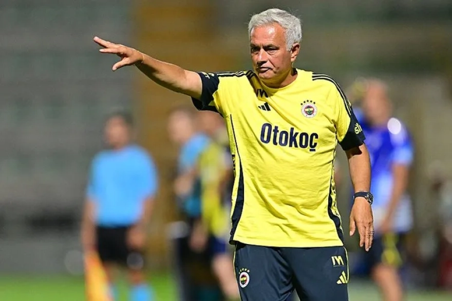 Al-Ittihad maçı sonrası Mourinho'nun açıklamaları gündemde, taraftarlar tepkili