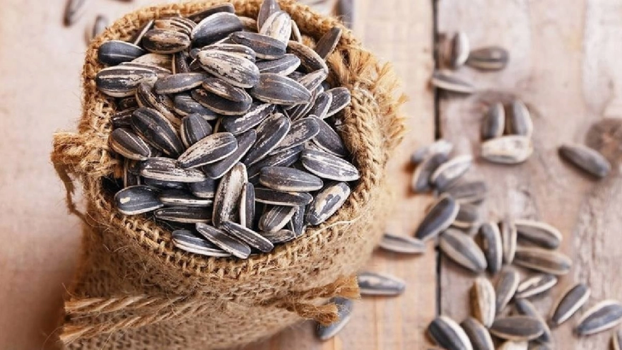 En Faydalı Kuruyemiş Ayçiçeği Çekirdeği Seçildi
