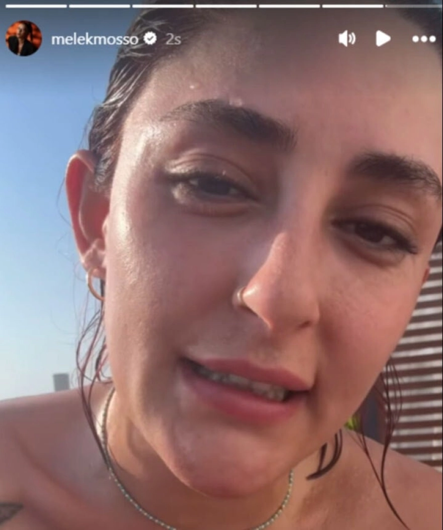 Ünlü Şarkıcı Melek Mosso Kafa Üstü Düştü: “Lütfen Dua Edin”