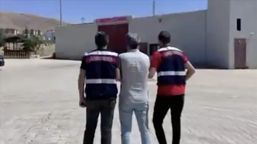 FETÖ Operasyonlarında 26 İlde 77 Şüpheli Yakalandı