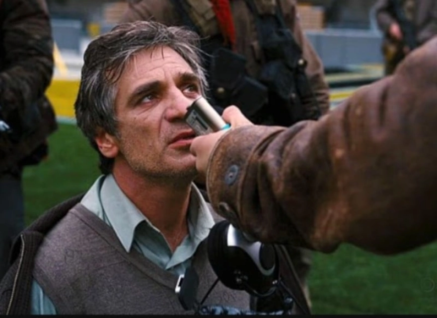 Batman ve Rambo Yıldızı Sahilde Yığılıp Kaldı, Hayatını Kaybetti