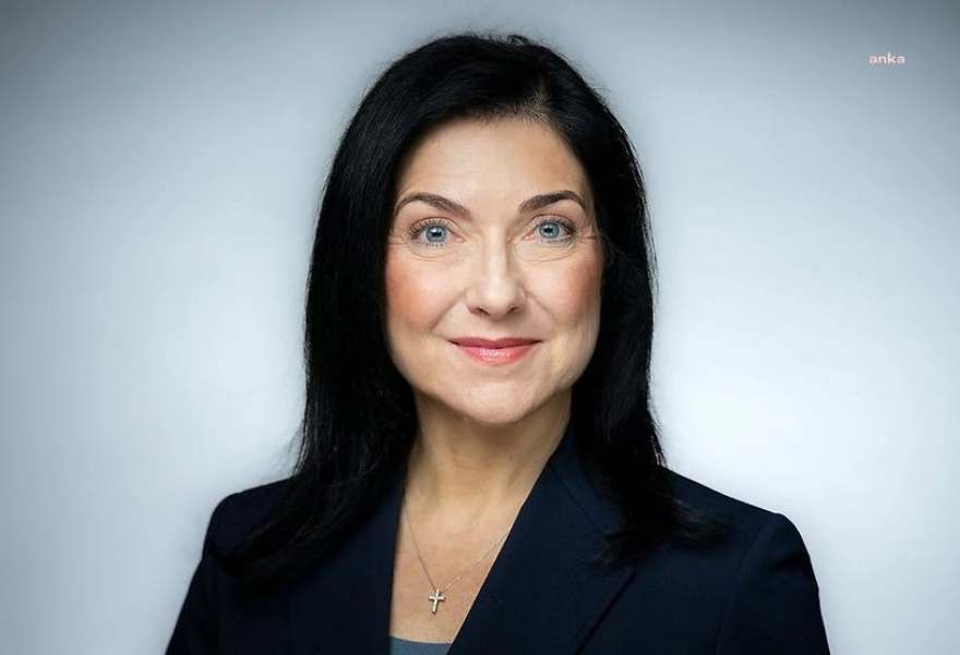 Almanya Ekonomi Bakanı Katherina Reiche, 'Daha Fazla ve Daha Uzun Çalışmalıyız' Dedi