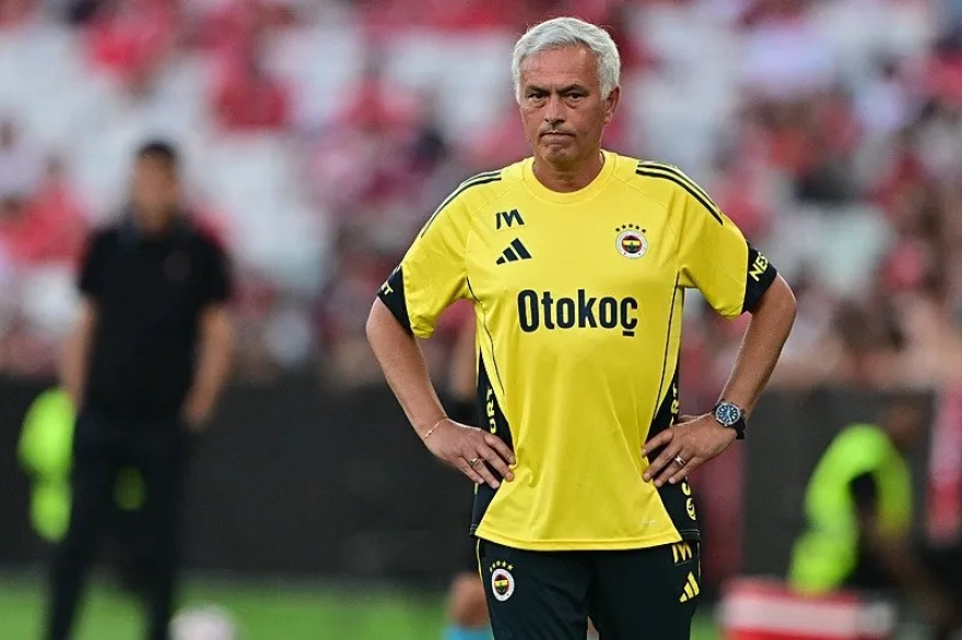 Fenerbahçe'de Transfer Rotası Değişti: Yıldız Oyuncular İçin Sürpriz Kararlar Alındı