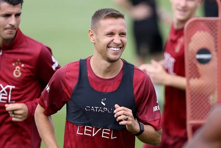 Galatasaray'ın yıldız oyuncusu yeni takımıyla anlaşmaya vardı; bonservis bedeli belirlendi.