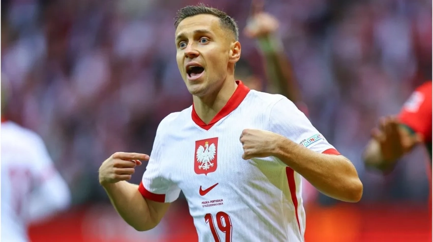 Galatasaray'ın yıldız oyuncusu yeni takımıyla anlaşmaya vardı; bonservis bedeli belirlendi.