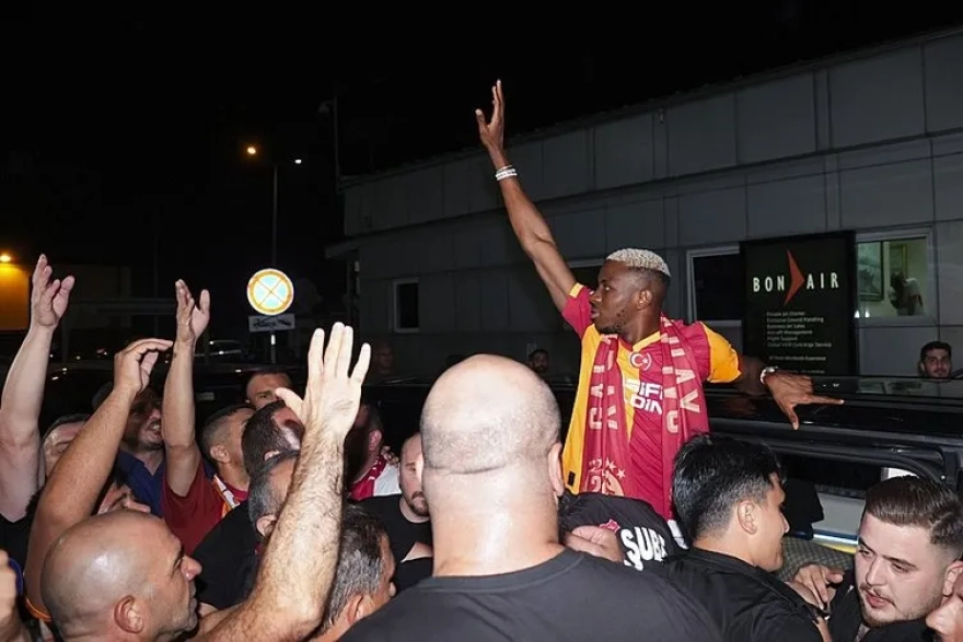 Avrupa, Nijeryalı Yıldız Osimhen'in Transferini Konuşuyor: Gündemi Sarsan İmkansız Hayal